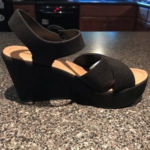 Seven Dials Black Sandals